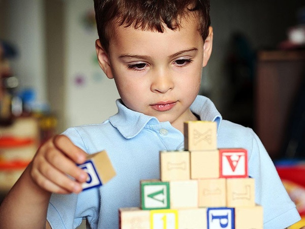 Autizam nije bolest, već oblik drugačijeg odgovora na svijet koji nas okružuje