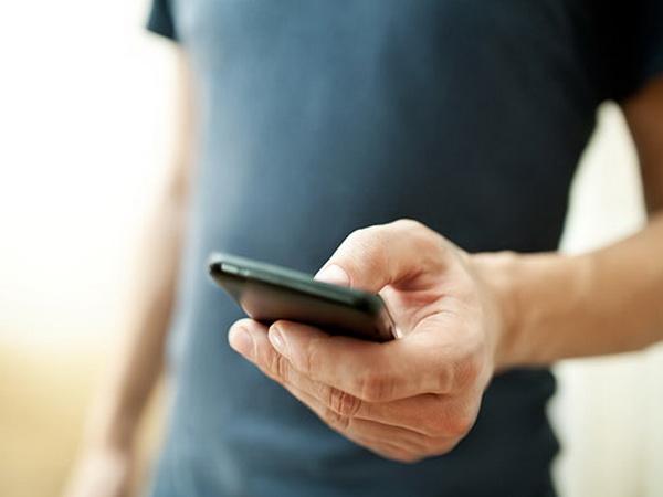 Predugo korištenje mobitela izaziva brojne zdravstvene probleme