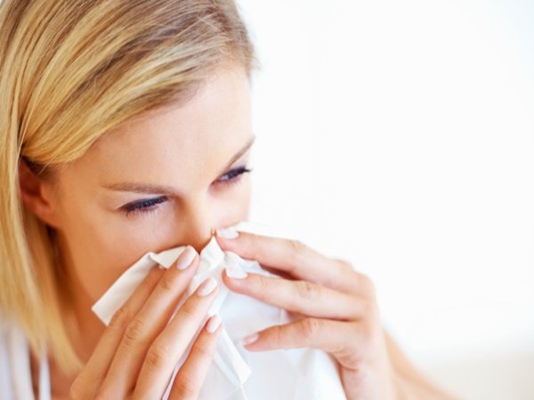 Ljekari upozoravaju: Ispuhivanjem nosa radite više štete nego koristi