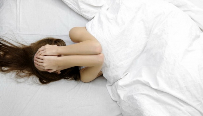 Neispavanost i loš san mogu prouzrokovati da se ljudi osjećaju usamljeno