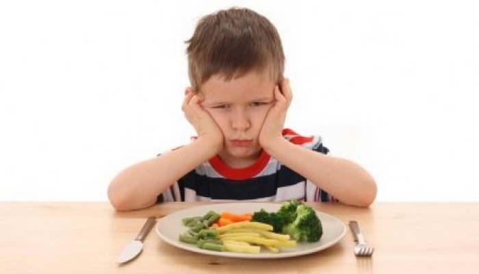 Ne namećite djeci zdravu i ne branite nezdravu hranu, neka sama odluče
