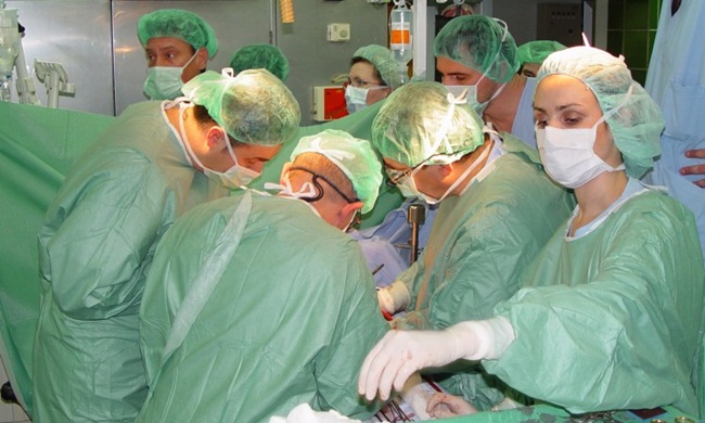 Urađena transplantacija pet organa, pacijenti stabilni