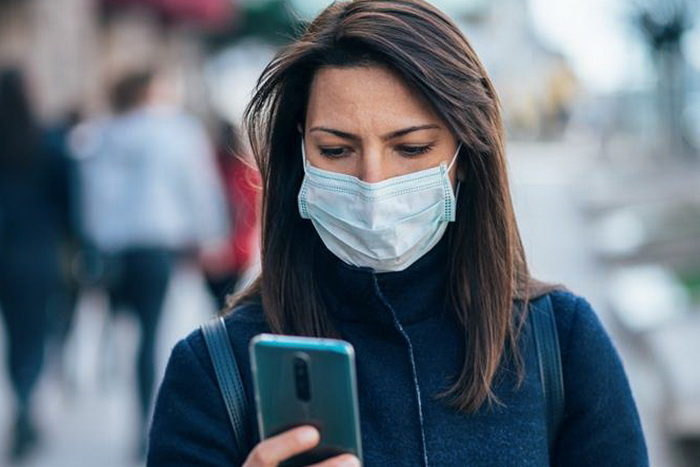 Ugledni virolog poručio: Nosite zaštitnu masku i preko nosa