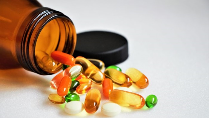 Sami ste sebi ‘prepisali’ vitamine da se spasite od covida? Oprezno!