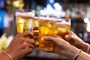 Čak i jedno alkoholno piće dnevno može povisiti krvni tlak