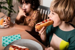 Bolničarka upozorila na najopasniju namirnicu za djecu: Najčešće izaziva gušenje