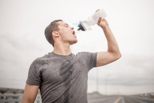 Koliko vode trebamo piti dnevno?