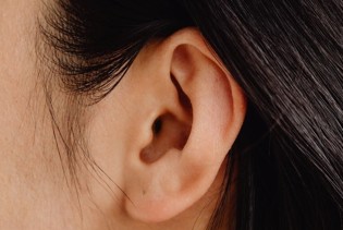 Koje stvari trebamo izbjegavati ako želimo zaštititi sluh: 'Ugrožava nas više nego što mislimo'