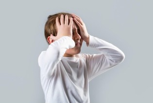 Razumijevanje i upravljanje glavoboljama kod djece: Savjeti za roditelje