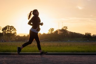 Ovo su pet učinkovitih jutarnjih vježbi za gubitak težine