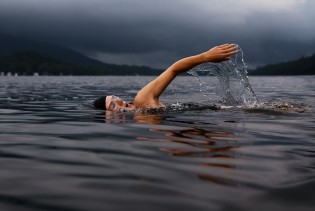 Aktivnost u vodi  potiče jačanje mišića i poboljšava emocionalno stanje