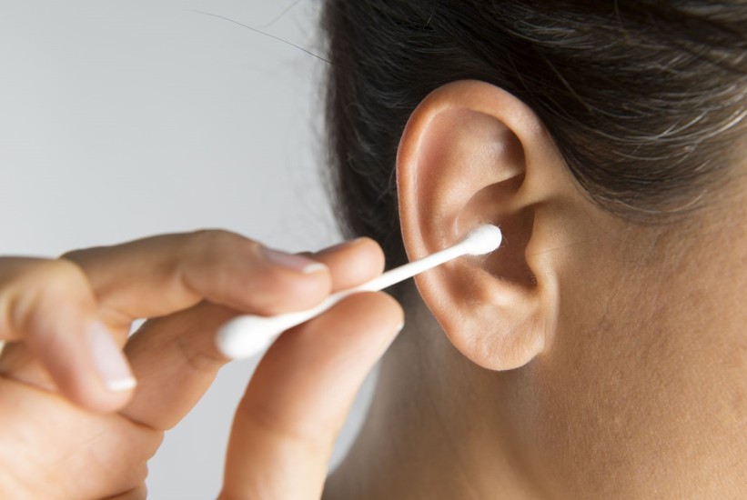 Kako pravilno očistiti uho i održati zdravlje sluha?