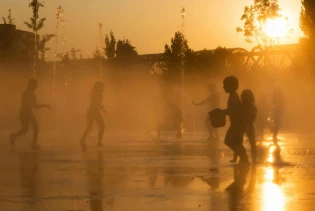 Kako zaštititi djecu od toplotnih udara i smanjiti rizik od izlaganja ekstremnim vremenskim uslovima