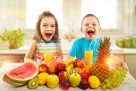 Djeca mogu dobiti opekotine ako jedu voće na suncu