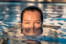 Uticaj plivanja na kontaktna sočiva: Rizici i savjeti za sigurnost