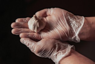Bijeli luk potiče brži oporavak pluća nakon koronavirusa