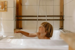Kontrastni tuševi pomažu djeci da budu otpornija na bolesti