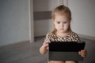 Posljedice ranog izlaganja ekranima: U kojoj dobi je uvođenje ekrana sigurno?