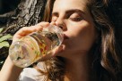 Staklene flaše sadrže više mikroplastike od plastičnih