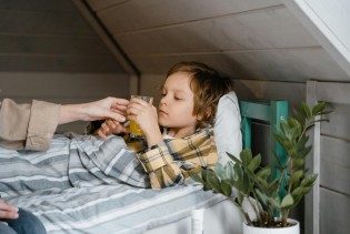 Prirodni recepti za olakšanje stomačne viroze kod djece