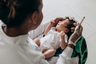 Rođene prve bebe s tri DNK koje nemaju nasljedne bolesti