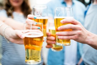 Šta se dešava s vašim tijelom ako svaki dan pijete pivo