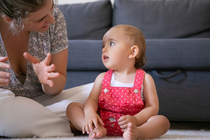 Ključni savjeti za poticanje bebina govora