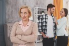 Kada roditelji prenose svoje traume na djecu: Kako "vlasnički" pristup guši djetetovu slobodu