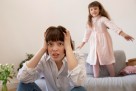 Psihički teret majčinstva: Kad „biti dobra mama“ postane previše