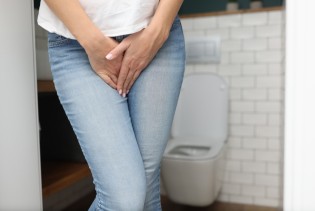 Zašto žene češće imaju urinarne infekcije i kako ih mogu spriječiti