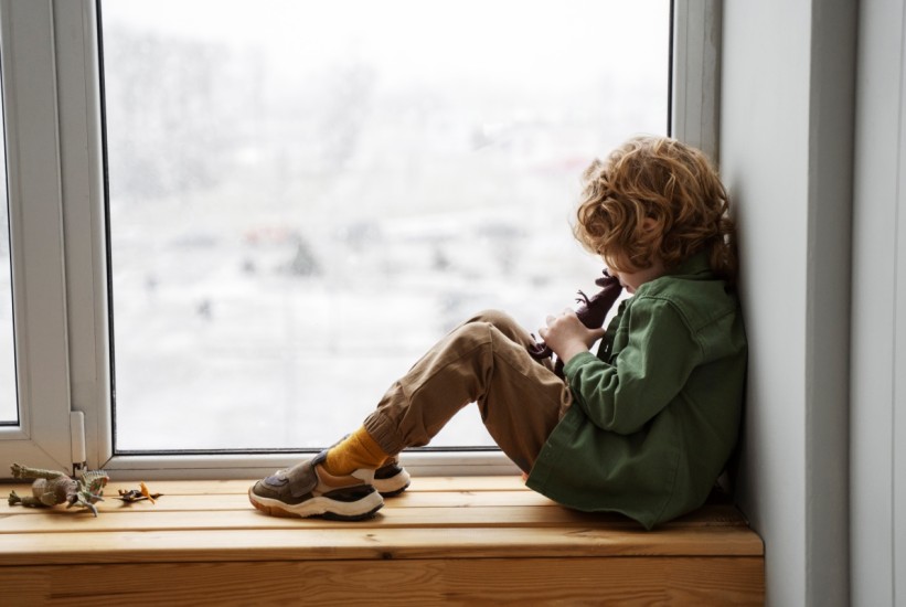 Šta učiniti kada se dijete povuče: Savjeti psihologa za roditelje