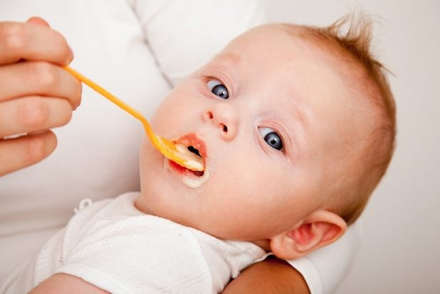 Kada i kako početi sa nemliječnom ishranom kod beba