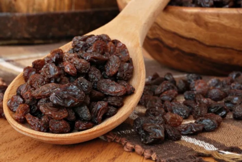 Očistite jetru prirodno: Voda sa suhim grožđem koja čini čuda