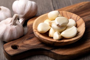 Nevjerovatne moći bijelog luka: Šta sve radi vašem tijelu?