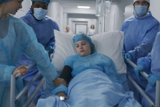 Zašto djeca predugo ostaju bez tekućine prije operacije i kako to utiče na njih?