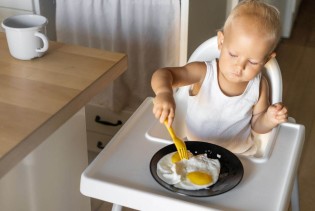 Jaja u prehrani beba: Kako spriječiti alergije i gušenje?