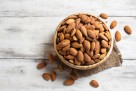 Zdravlje u šaci: Kako bademi štite srce?