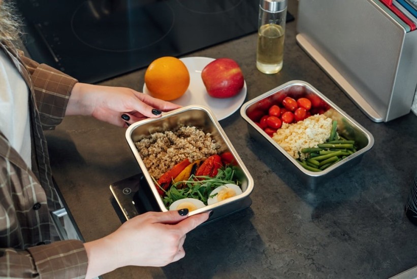 Koliko kalorija dnevno treba vašem tijelu i kako ih pravilno rasporediti kroz obroke