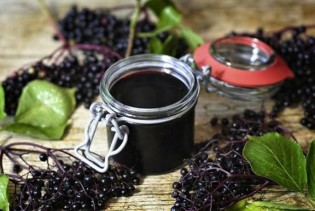 Prirodni napitak koji osvaja: Crna zova ponovo u fokusu