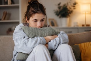 Šta odgovoriti kada vas neko pita “Kako si?”, a nije vam do razgovora