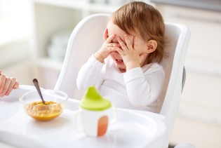 Zašto djeca odbijaju hranu i kako roditelji mogu reagovati