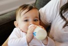 Bebe i kravlje mlijeko: Šta treba znati prije nego ga uvedete u prehranu