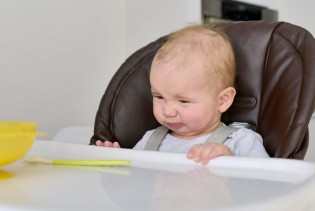 Kada je pravo vrijeme da bebi počnete soliti hranu? Pedijatri imaju jasan odgovor