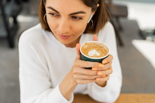 Do pet šoljica kafe dnevno sigurno za većinu odraslih