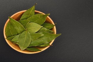 Ovaj začin koristimo gotovo svakodnevno, a evo šta se još tradicionalno veže za njega
