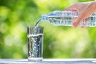 Pijete mineralnu vodu svaki dan? Evo kako može uticati na probavu, zube i cijeli organizam