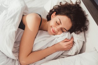 Spavate šest do osam sati? Velika studija otkrila zanimljivu vezu između sna i zdravlja